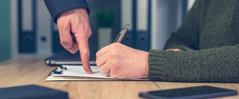 בדיקה מחודשת של החלטת פקיד תביעות